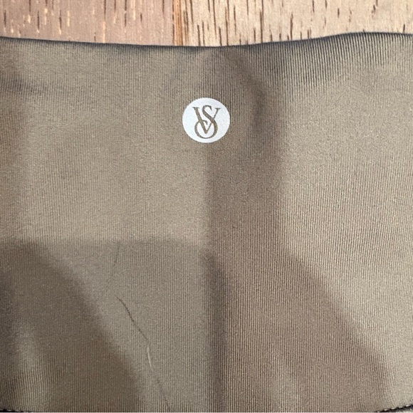 Victoria's Secret Sport VSX NWT $40 Essential Pocket 7/8 Leggings L Sage Green - Picture 12 of 13